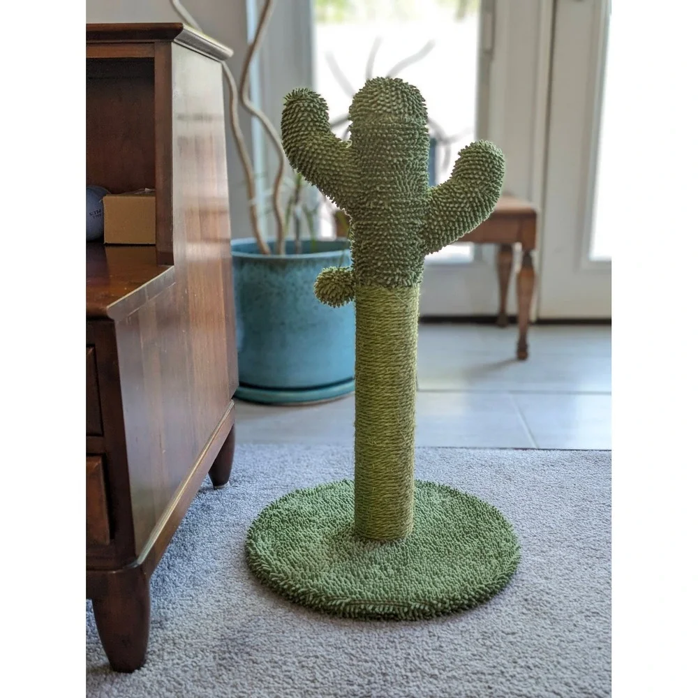 Cactus Cat Scratching Post Green Sisal Rope NEW Open Box